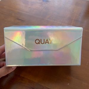 Quay Australia 4-piece fold up sunglass case